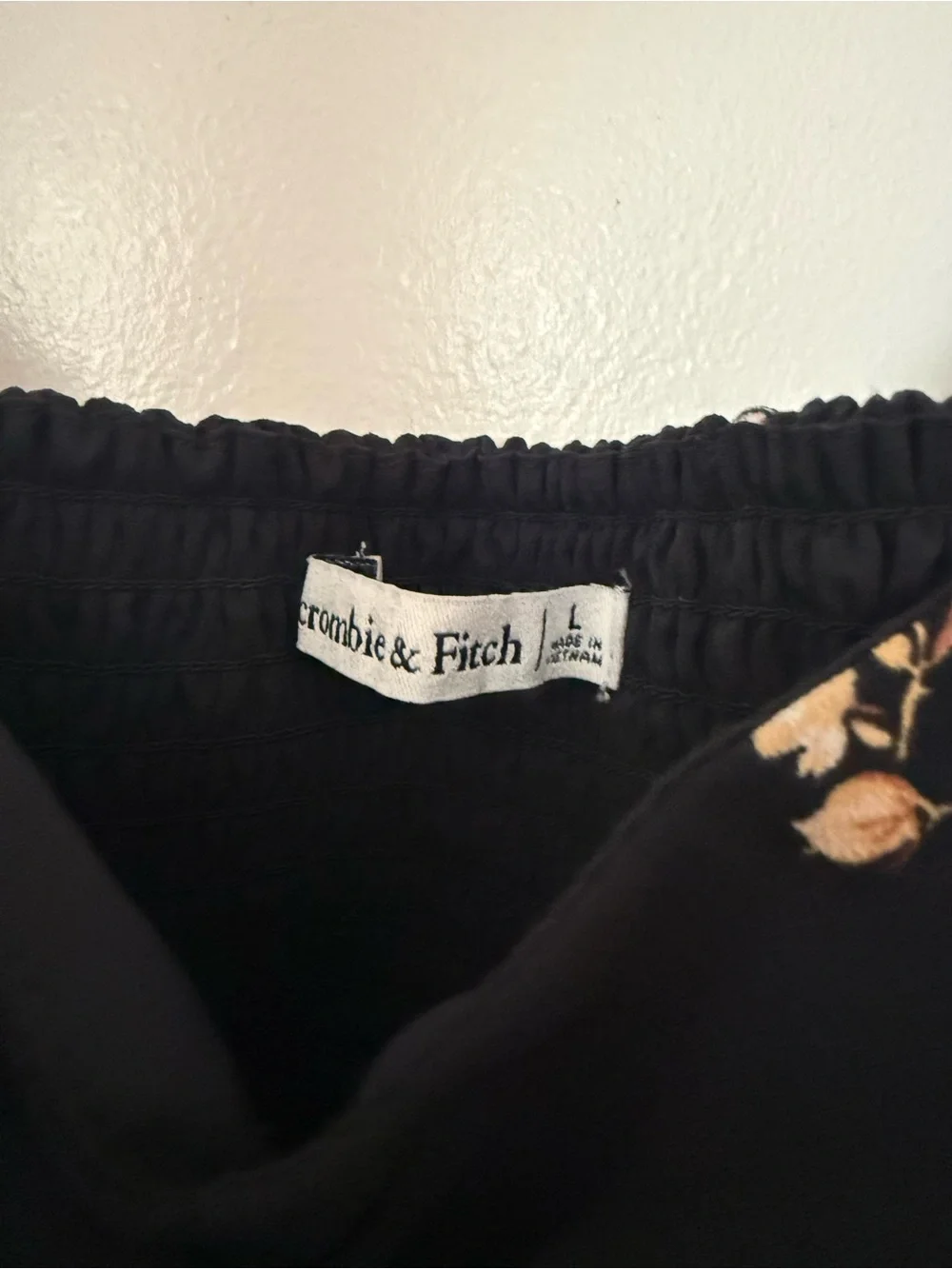 Abercrombie & Fitch black short